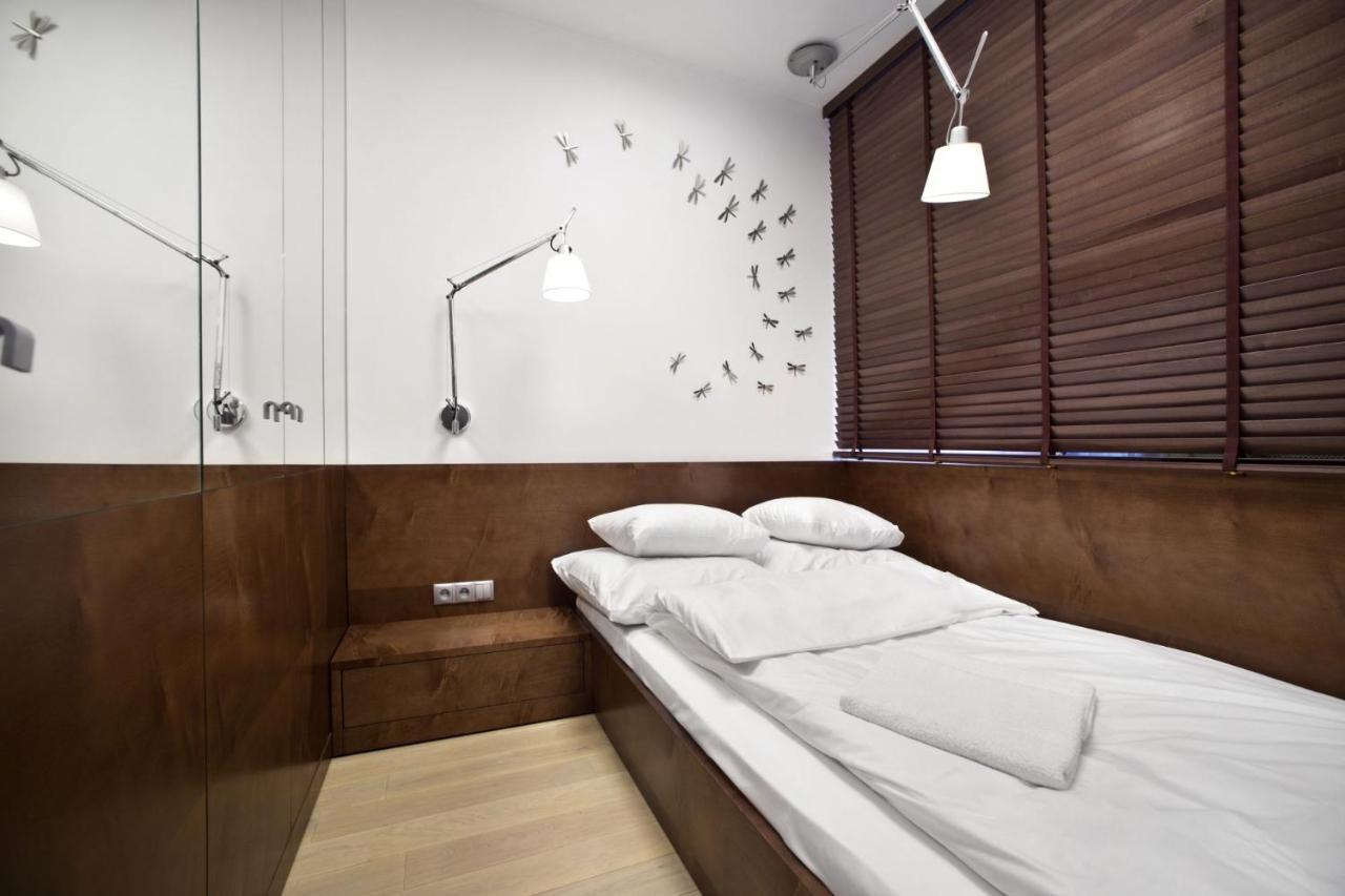 Triton Park Accommodation By P&O Serviced Apartments 바르샤바 외부 사진